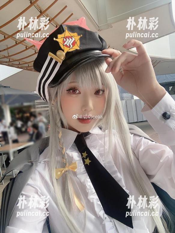 最新资源分享：“切切celia”牛仔裤写真，让我们来看看她的时尚新风格！.txt
