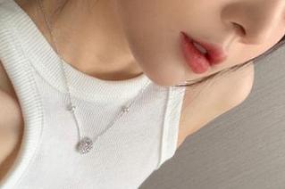 初夏女神 – 定制专属写真：点点以异国校服展现青春活力的视觉盛宴.txt