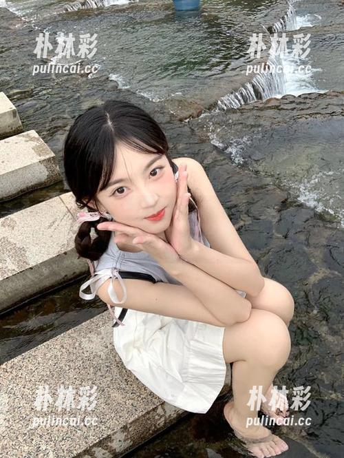 微密圈 - 不可错过的可馨juicy女神写真合集分享，展现她每一个动人的侧面！.txt
