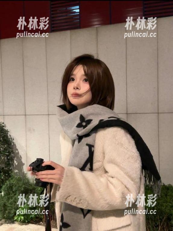 微密圈 - 周妍希长腿系列作品合集：那些令你心动的瞬间都在这里.txt