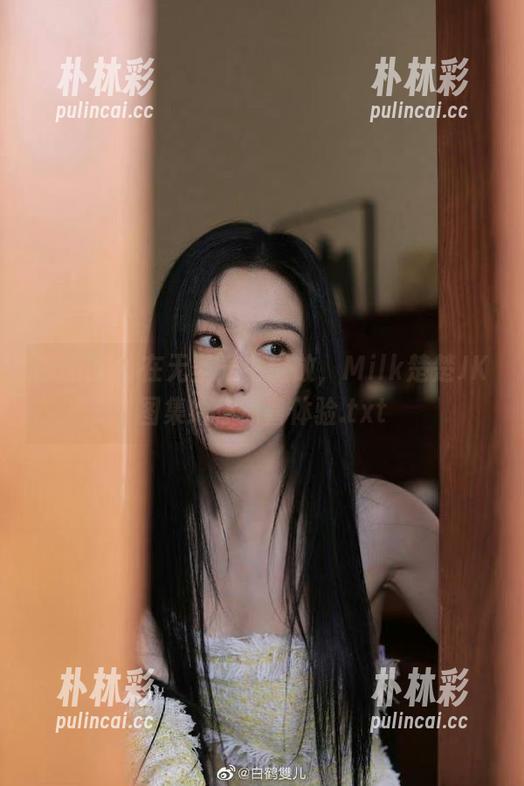 嗲囡囡 - 在无圣光中绽放，Milk楚楚JK图集给你惊喜体验.txt