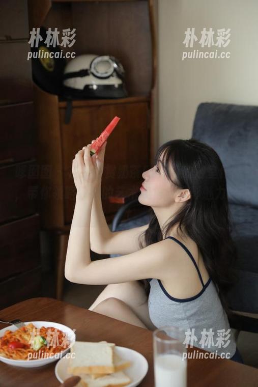 嗲囡囡 - 在线欣赏奶茶Emily的浴室作品，带你领略独特的艺术视角与摄影魅力.txt