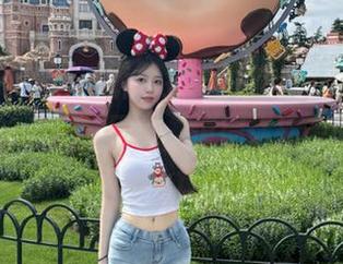 嗲囡囡 – 最新心妍公主自拍照片，展现出与众不同的自信与风采，值得你拥有的灵感.txt