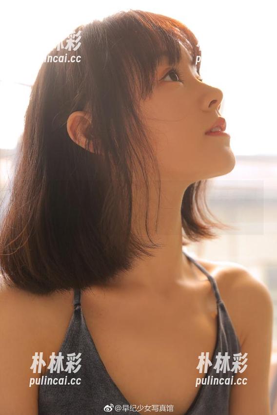 嗲囡囡 - 欣欣Rubybaby圣诞写真美图盛宴，下载畅享绝美视觉体验！.txt