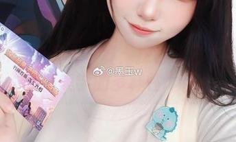 墨玉M与无圣光写真：探讨明日方舟食铁兽美学的多样性.txt