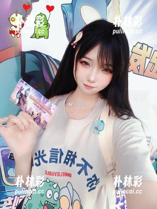 墨玉M与无圣光写真：探讨明日方舟食铁兽美学的多样性.txt