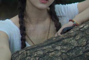 头条女神 – 体验张蓝欣的丝袜写真风情，网盘包含全系列作品，尽在掌握.txt