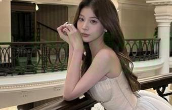 头条女神 – 在线浏览文雪泳装作品，最新原图让你一见倾心.txt