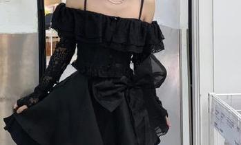 头条女神 – 李梓熙的银妆素人最新图册上线，感受她独一无二的艺术气息！.txt