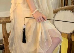 头条女神 – 玄子携手高清写真，带你走入包臀物语的新境界.txt