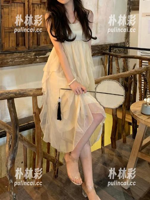 头条女神 - 玄子携手高清写真，带你走入包臀物语的新境界.txt