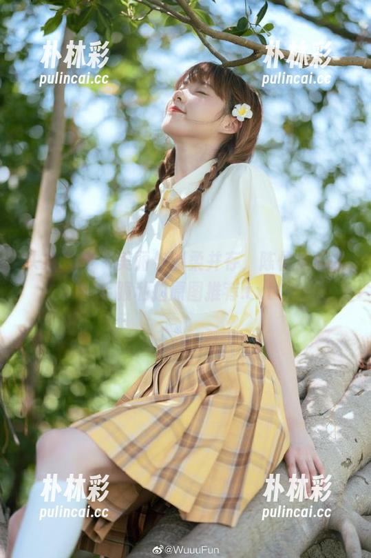 头条女神 - 美丽与温柔并存，陈怡曼的水手服私拍原图推荐.txt