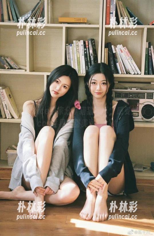 奈汐酱Nice独家分享猫猫写真，感受她与cos世界的甜美邂逅.txt