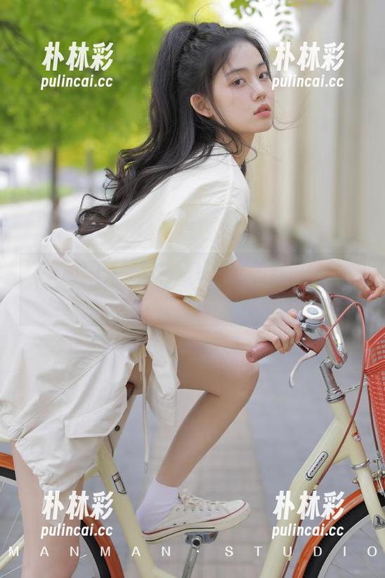 微密圈 - 免费下载奶宝妹纸的裤里丝写真，体验美丽与艺术的完美结合.txt