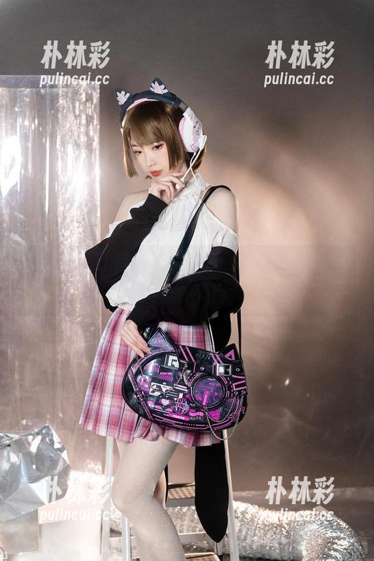 妖少you1惊艳礼服写真，高清分享让你大开眼界.txt