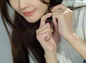 妖精社 – 爱优蜜的高清连衣裙写真，诗意与现实的完美交融.txt