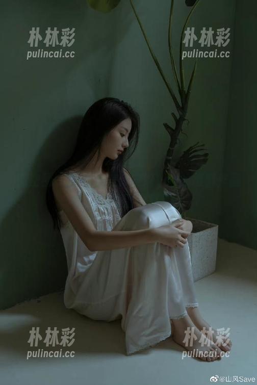 微密圈 - 白色之美：安妮yoo的摄影作品集及其原图分享.txt