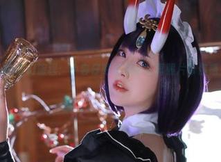 酒吞童子女仆的奇幻旅程：小容仔咕咕咕w写真照片带你感受别样风情.txt