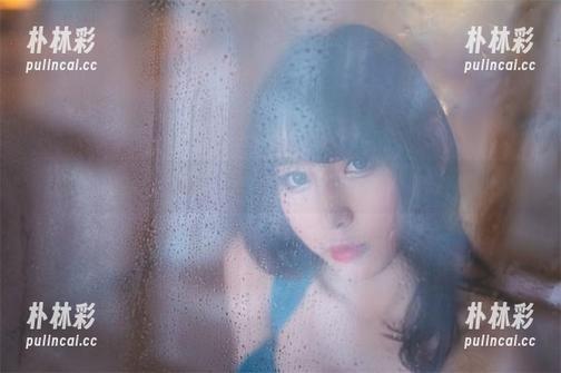 观看小酥酱穿着女仆内衣的写真，揭开迷人魅力的秘密！.txt