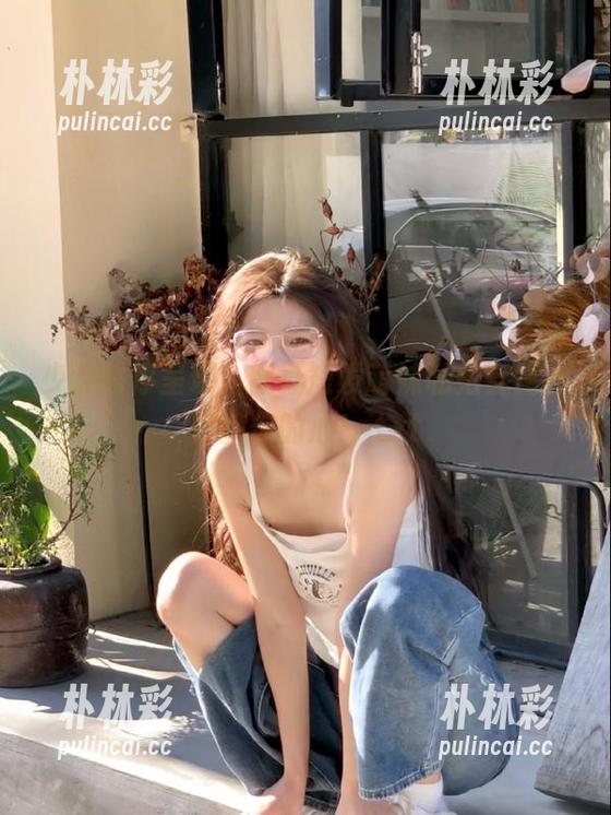 少女秩序呈现：健身短发萌妹私拍套图，俘获你的心！.txt