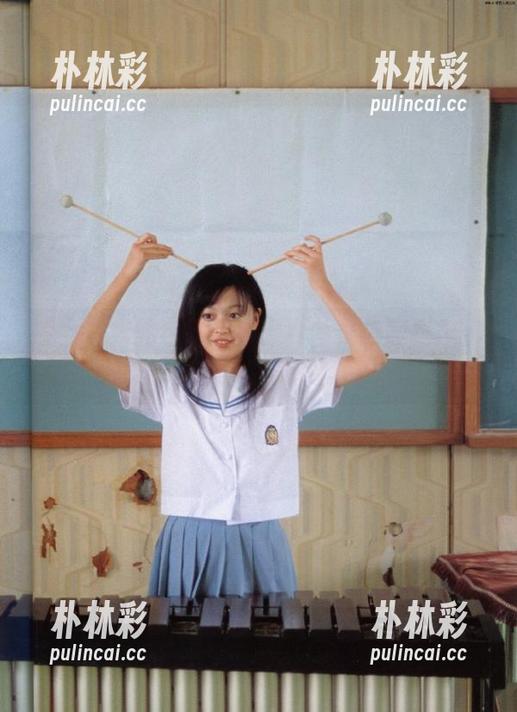 少女秩序的色彩盛宴：白丝米色短裙作品图集引领时尚潮流.txt