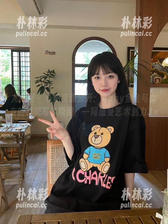 尤果网 - 私拍资源公开：Abby金金与女友的唯美写真瞬间，一同感受艺术魅力.txt