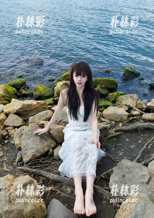 尤果网 - 解锁张小西Ann的私拍原图，裤里丝完美演绎性感与优雅.txt