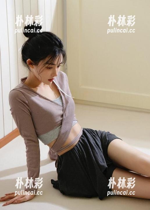 尤果网 - 谁说甜心不能搞怪？欣杨Kitty的美图中隐藏着无限幽默！.txt