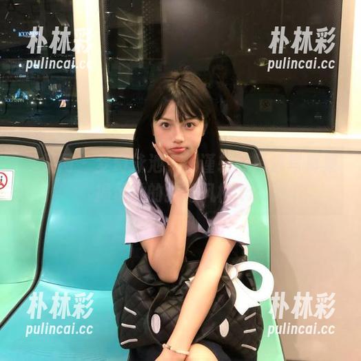 尤果网 - 梦幻泳池，王谨轩的精选写真集揭示她的独特风格.txt