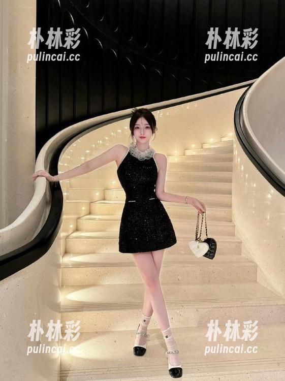 尤果网 - 看王雨纯如何诠释网袜风尚，精美原图资源为你呈现！.txt