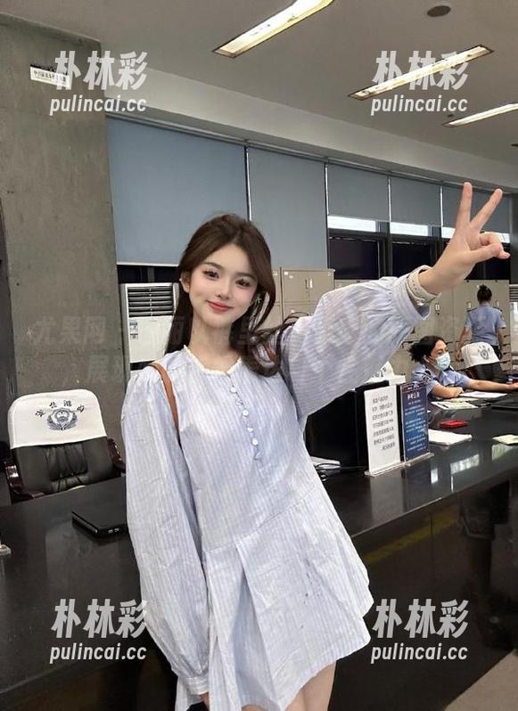 尤果网 - 琳丽以裤里丝为灵感的原图资源，展现她的艺术表达与个性魅力.txt