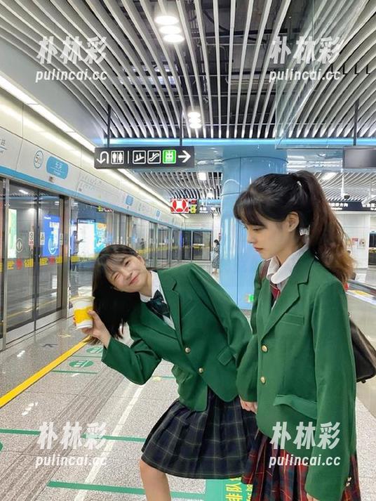 尤果网 - 高跟鞋与无圣光，若涵的写真合集让你感受前所未有的视觉盛宴.txt