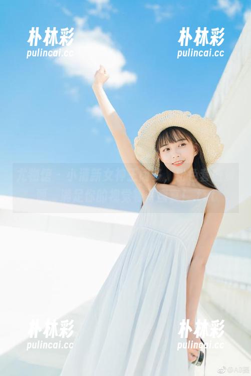 尤物馆 - 小清新女神王闵多，粉色套图资源，满足你的视觉饕餮盛宴！.txt