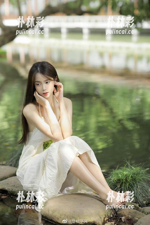 尤物馆 - 在陈怡曼coco的厨娘写真图集中，生活不只是美食，更是对美的追求与表达.txt