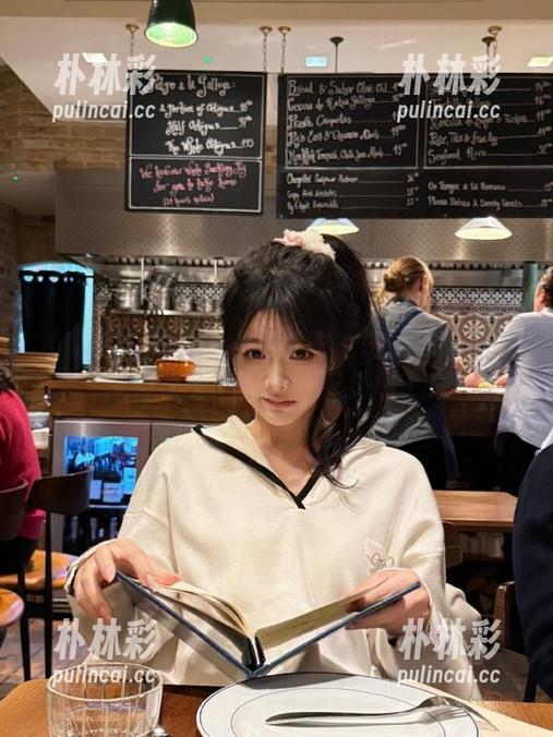 尤蜜荟 - 解锁周大萌连衣裙魅力：精美套图合集塑造完美搭配灵感.txt