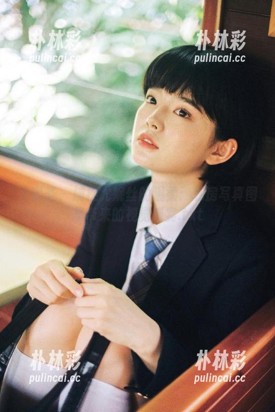 尤蜜荟 - 捕捉尤妮丝的温柔：私房写真图集带来的视觉盛宴.txt