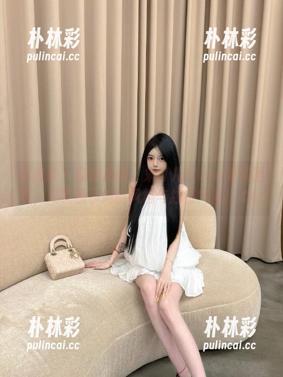 尤蜜荟 - 惊艳更新：朱可儿Flora眼镜图集，细腻展示她的风格与独特气质！.txt