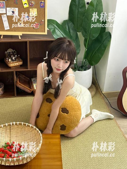 尤蜜荟 - 葛征Model连体衣写真：让你的视觉体验升华到新的高清高度.txt
