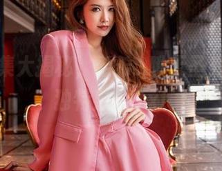 婚纱图集大揭秘，希希_啾无圣光风格的独特魅力.txt