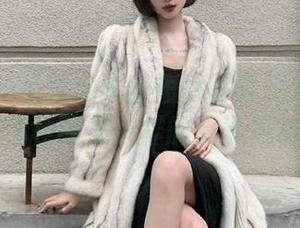 微密圈 – 张思允牛仔短裤写真精选：高清壁纸带你领略不一样的夏季风格！.txt