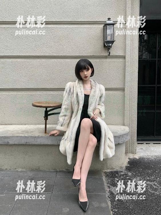 微密圈 - 张思允牛仔短裤写真精选：高清壁纸带你领略不一样的夏季风格！.txt