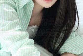 微密圈 – 白吊带袜私拍美图：张思允nice展现独特风格的完美套图.txt