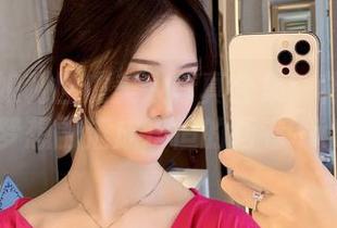 感受抖娘利世虞美人写真合集：将青春与梦想融汇成永恒的画卷.txt