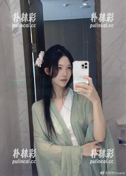 时尚先锋：抖娘利世毛衣写真资源合集，带你领略不一样的风格.txt