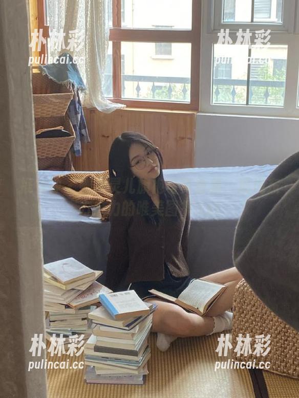 推女神 - 娜依灵儿旗袍写真合集：展现东方魅力的唯美图集.txt