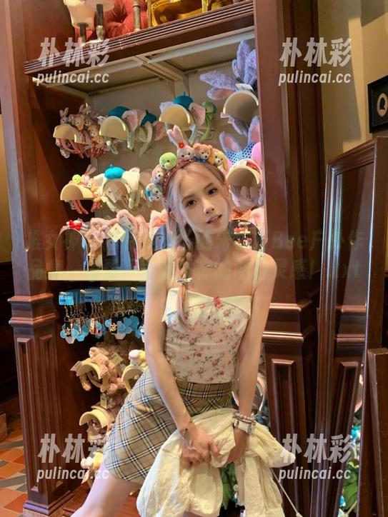推女神 - 独特视角下的宋梓诺Bee户外作品集，免费下载激发你的创造灵感！.txt