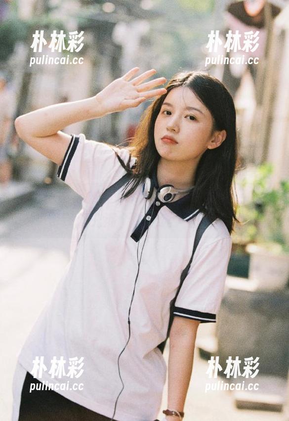 推女神 - 战姝羽Zina牛仔裤写真作品，免费获取充满个性的迷人图片.txt