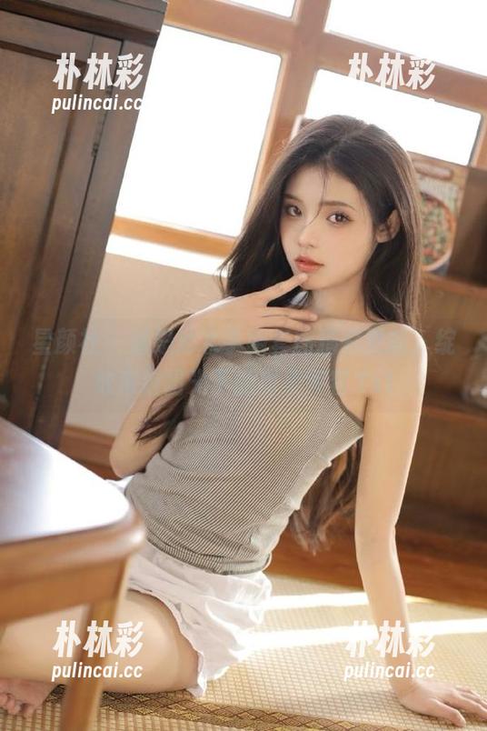 星颜社 - 潘思沁水手服套图精彩更新，绽放海边阳光下的甜美笑容.txt