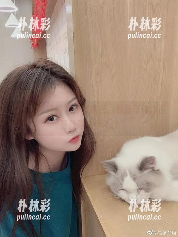 与“是依酱吖”共同追光，最新写真作品更新曝光！.txt