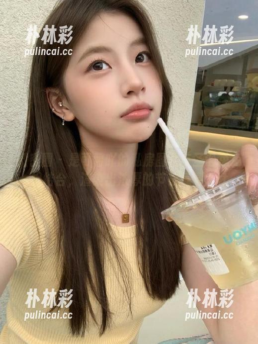 微密圈 - 是可馨吖的私房图片与圣诞兔兔相结合，渲染出浓厚的节日气息.txt